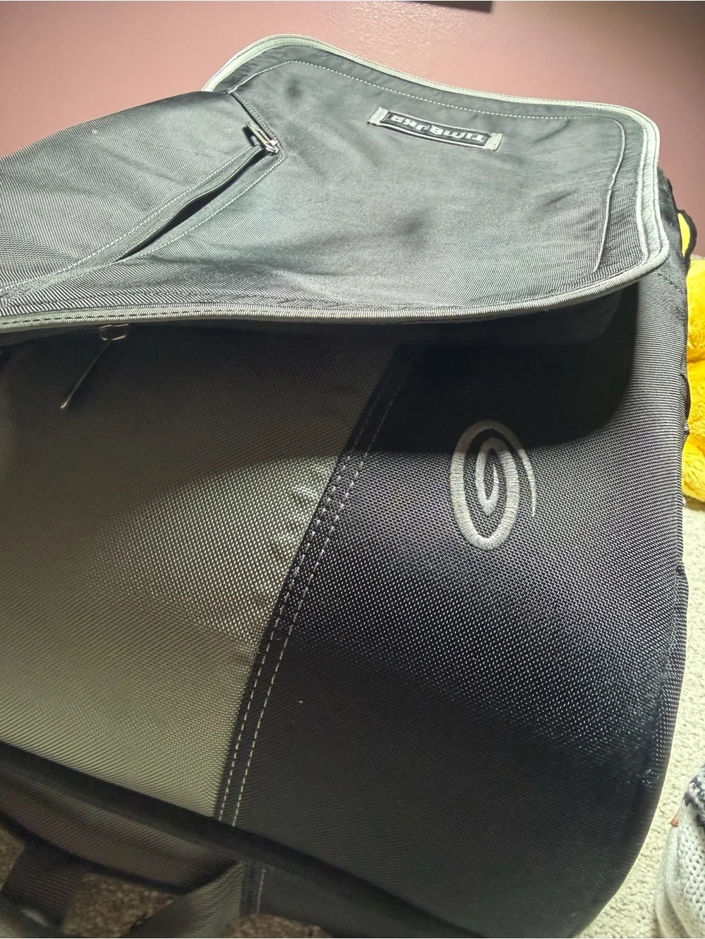 Timbuk2 Copilot Luggage Roller 2-Wheel Rolling Suitcase Carry On Black Grey